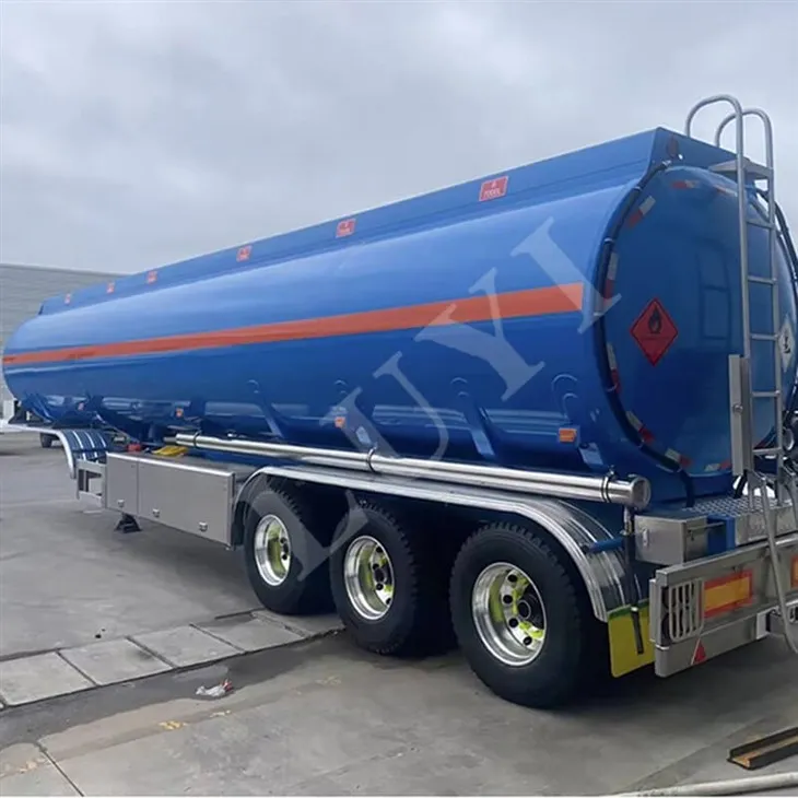 3-oʻqli 7 boʻlakli 40 000 litrli moy bakli yarim tirkama